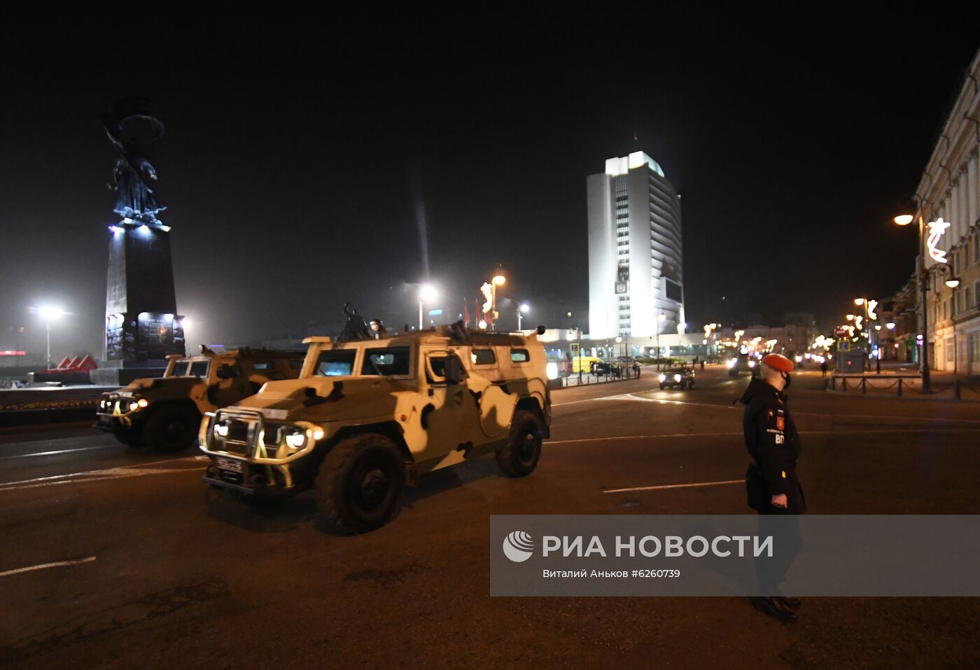 Репетиция военной техники к параду Победы во Владивостоке