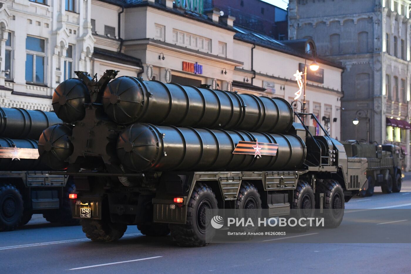 Репетиция военной техники к параду Победы во Владивостоке