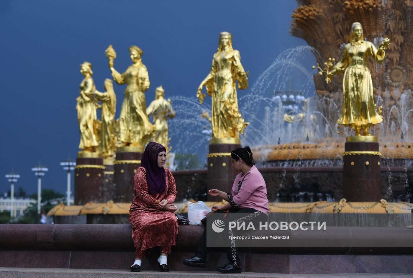 Открытие фонтанов в Москве 