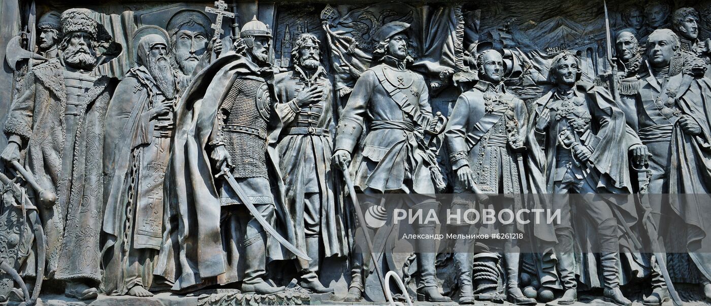 Рельеф на стене Главного храма Вооруженных сил РФ в парке "Патриот". Место: Россия, Московская область. Автор: Александр Мельников/РИА Новости. Послы иностранных государств посетили Главный храм ВС РФ