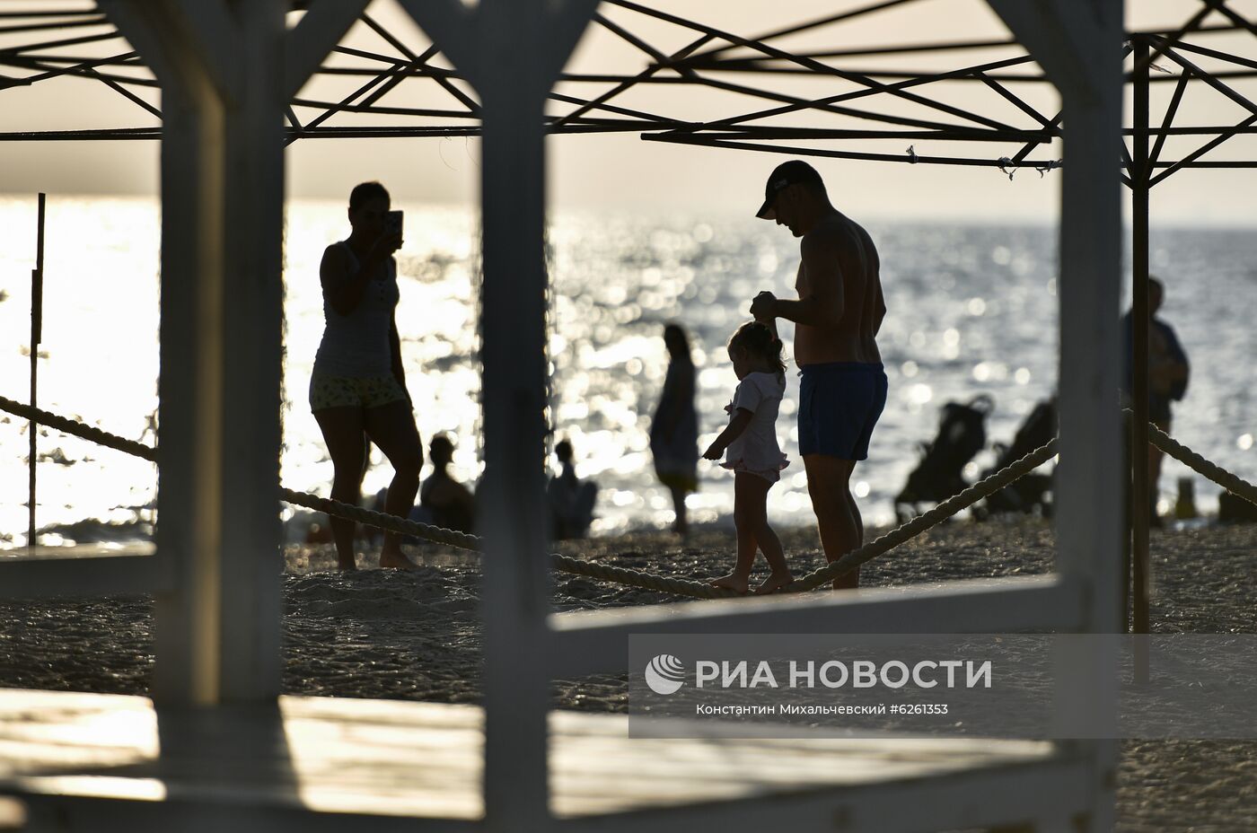 Город Саки в Крыму в преддверии курортного сезона