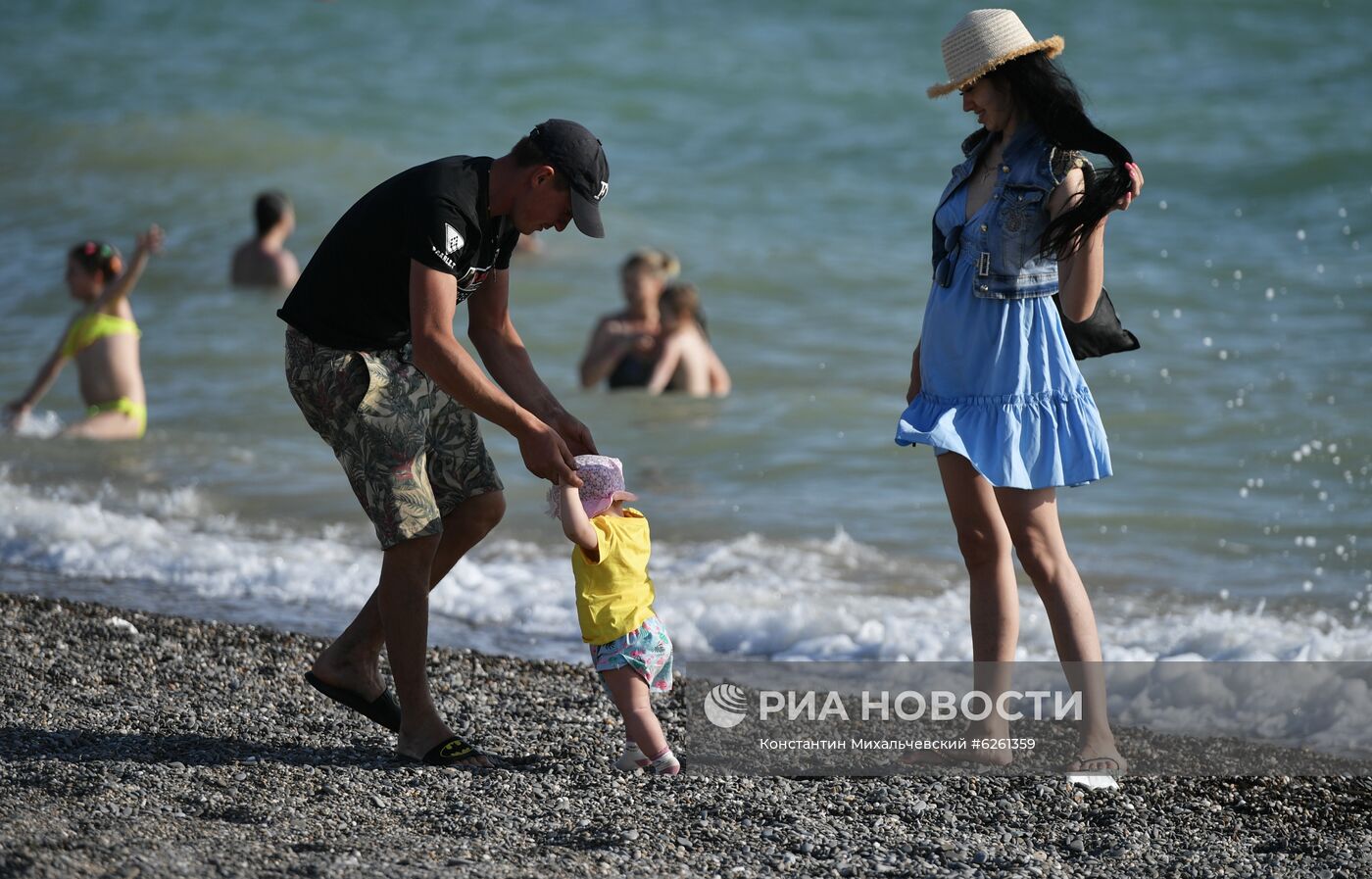 Город Саки в Крыму в преддверии курортного сезона