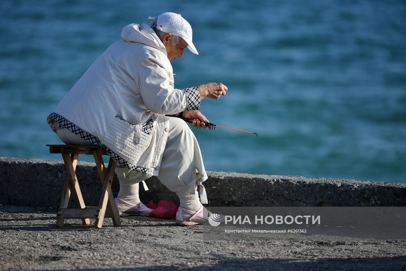 Город Саки в Крыму в преддверии курортного сезона