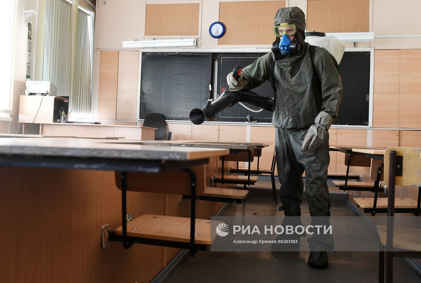 Дезинфекция школы перед ЕГЭ в Новосибирске