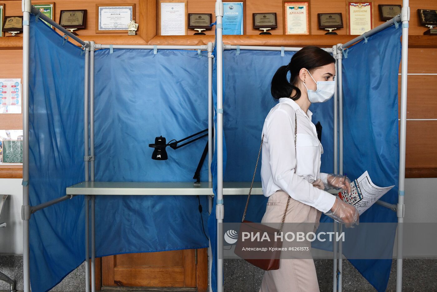  Участок для голосования по поправкам в Конституцию в Новосибирске