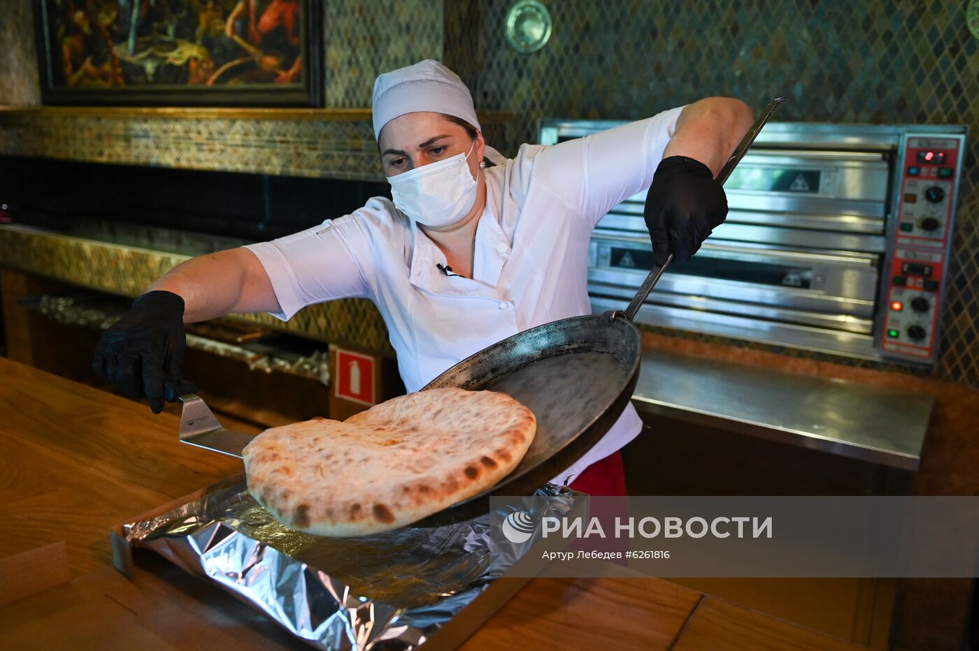 Акция "Испеки пироги и скажи: "Спасибо!" в рамках празднования Дня России в Сочи