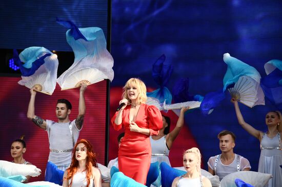 Праздничный концерт "Мы - вместе!" на Красной площади