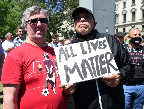 Протесты против полицейского произвола в Великобритании