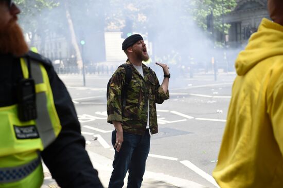 Протесты против полицейского произвола в Великобритании