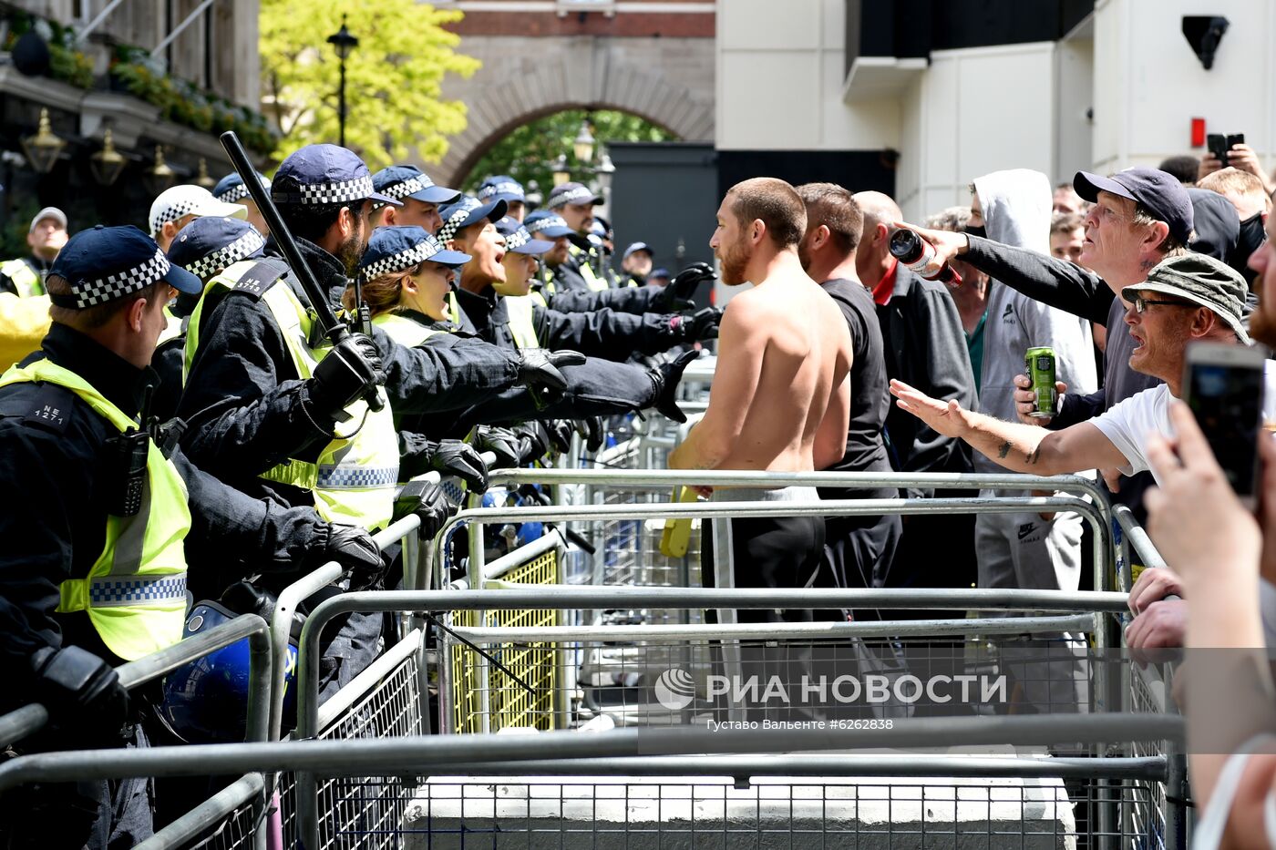 Протесты против полицейского произвола в Великобритании