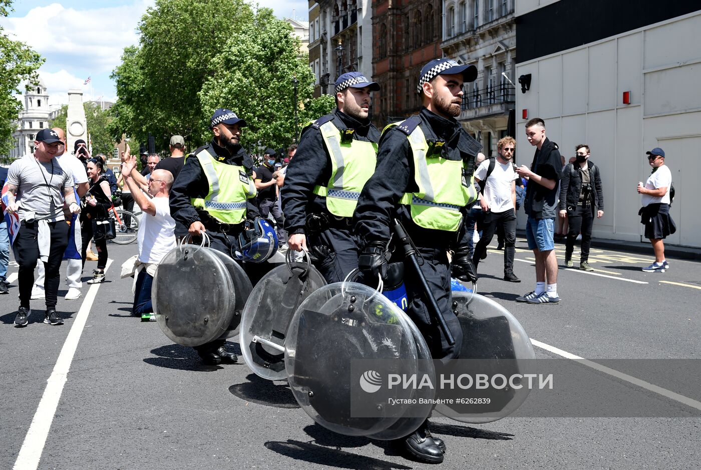 Протесты против полицейского произвола в Великобритании