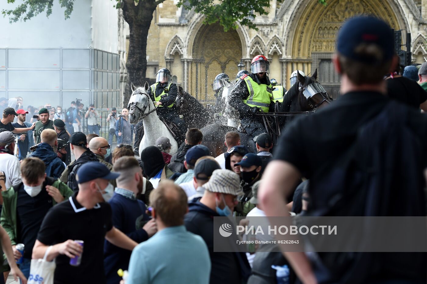 Протесты против полицейского произвола в Великобритании