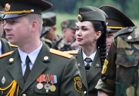 Принятие присяги военнослужащими вооруженных сил Белоруссии