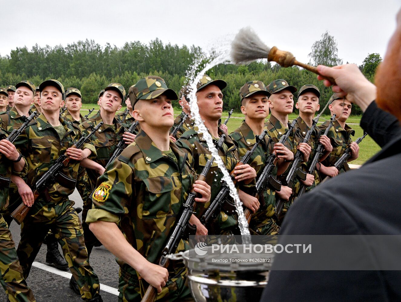 Принятие присяги военнослужащими вооруженных сил Белоруссии