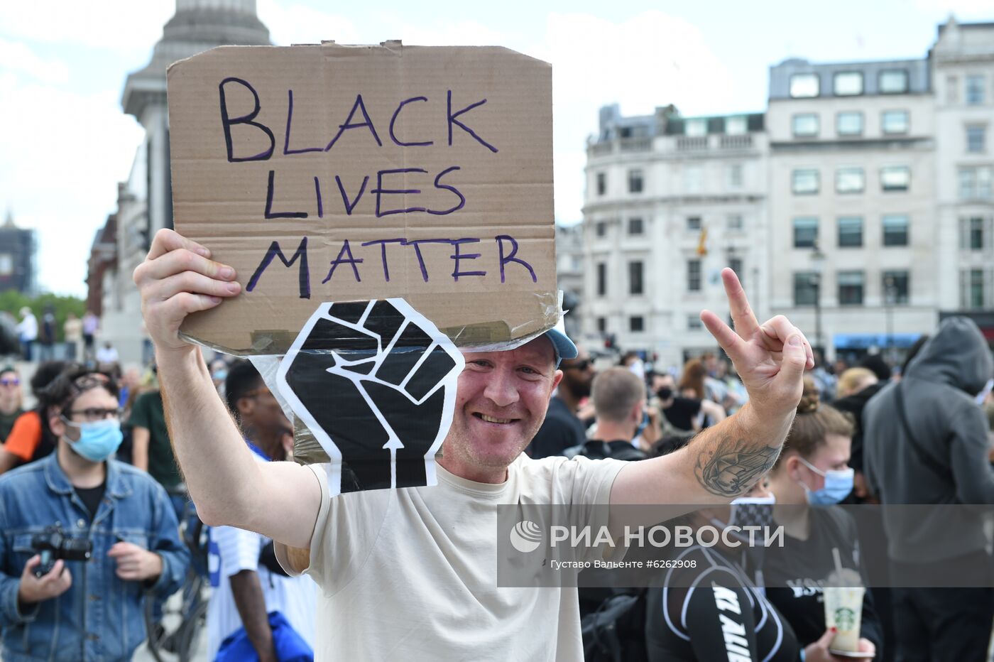 Протесты против полицейского произвола в Великобритании