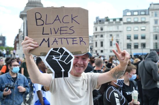 Протесты против полицейского произвола в Великобритании