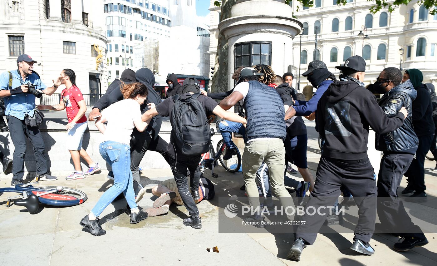 Протесты против полицейского произвола в Великобритании