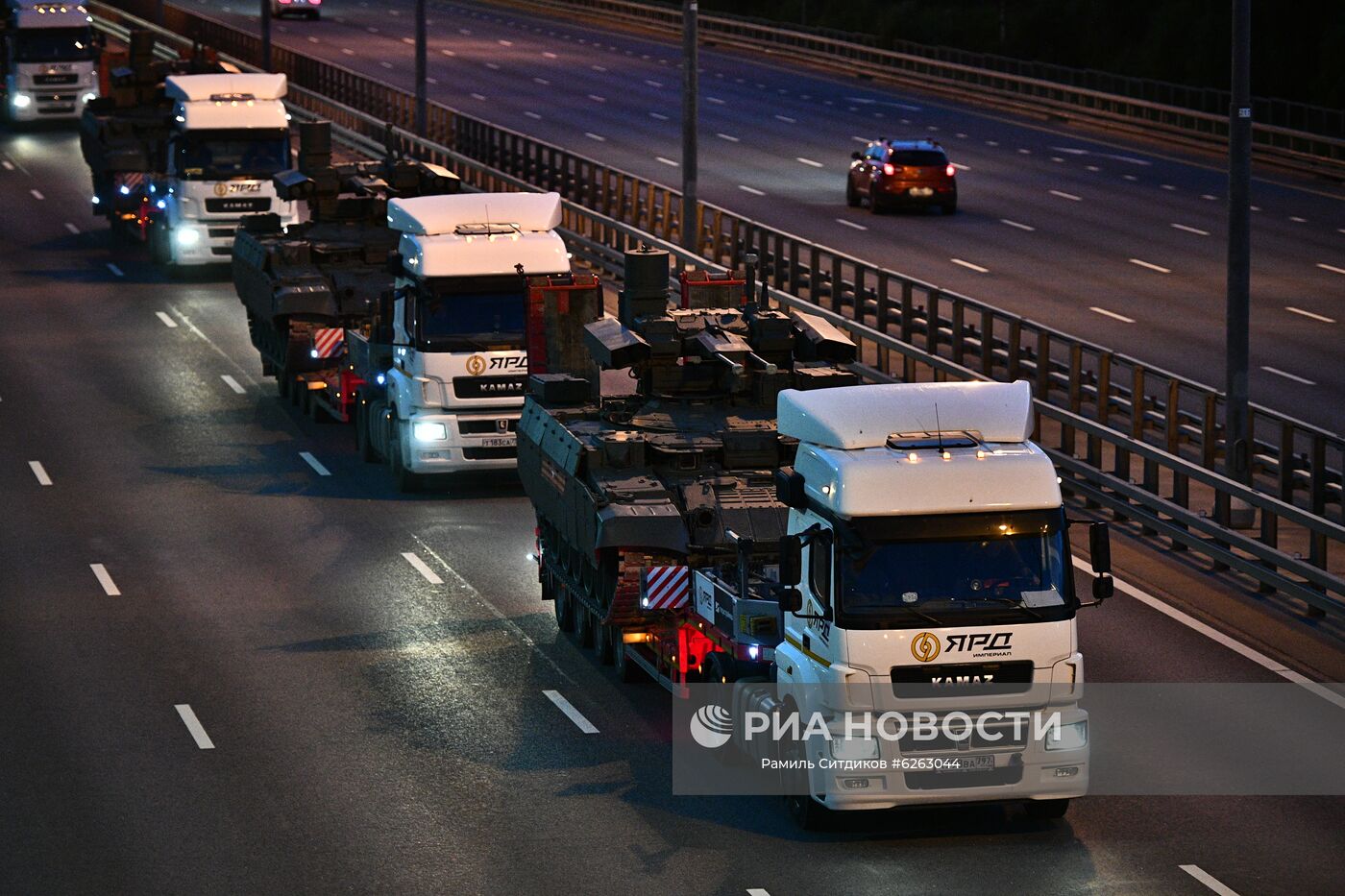 Передислокация военной техники в Москву для участия в параде Победы