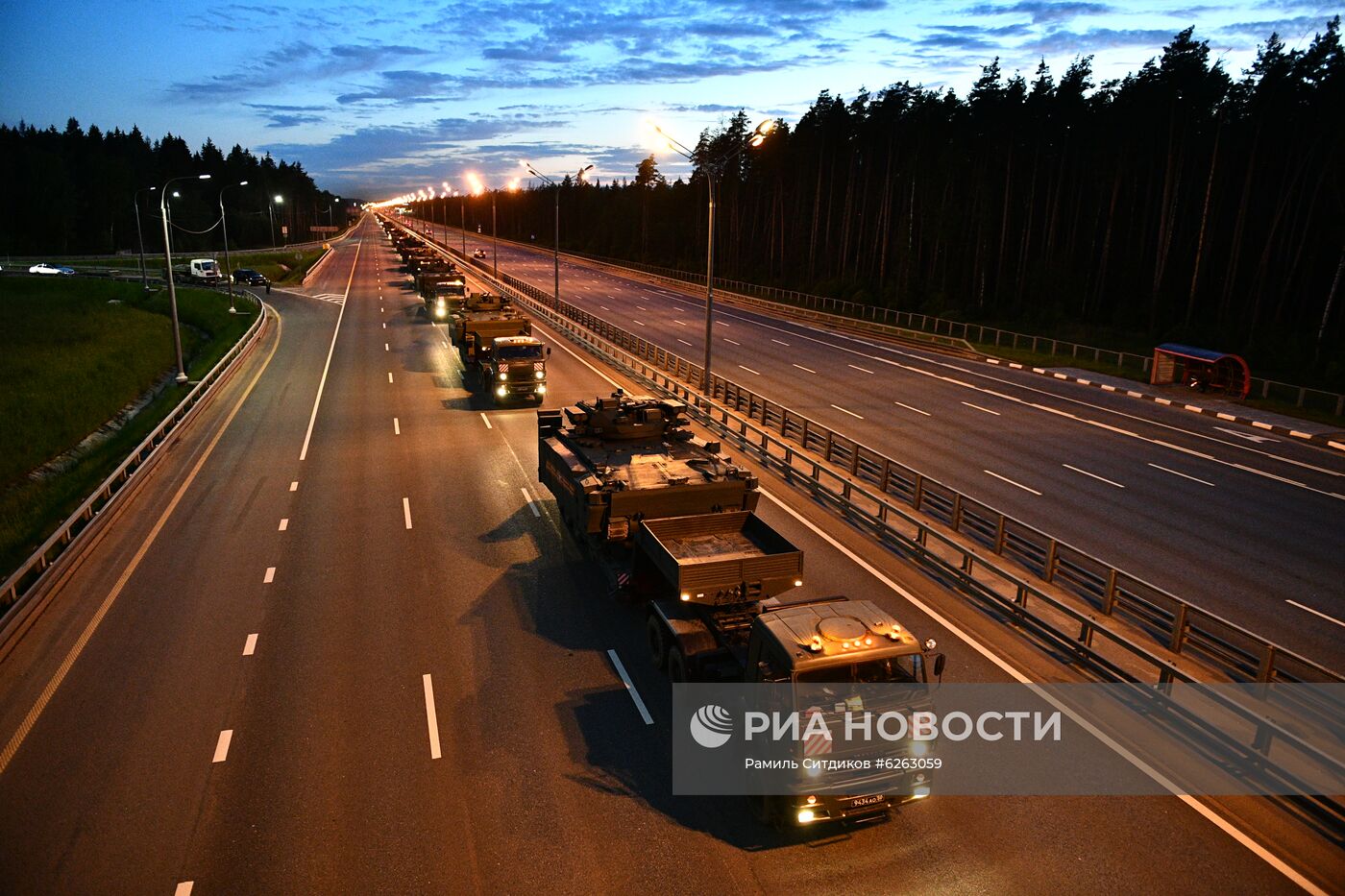Передислокация военной техники в Москву для участия в параде Победы