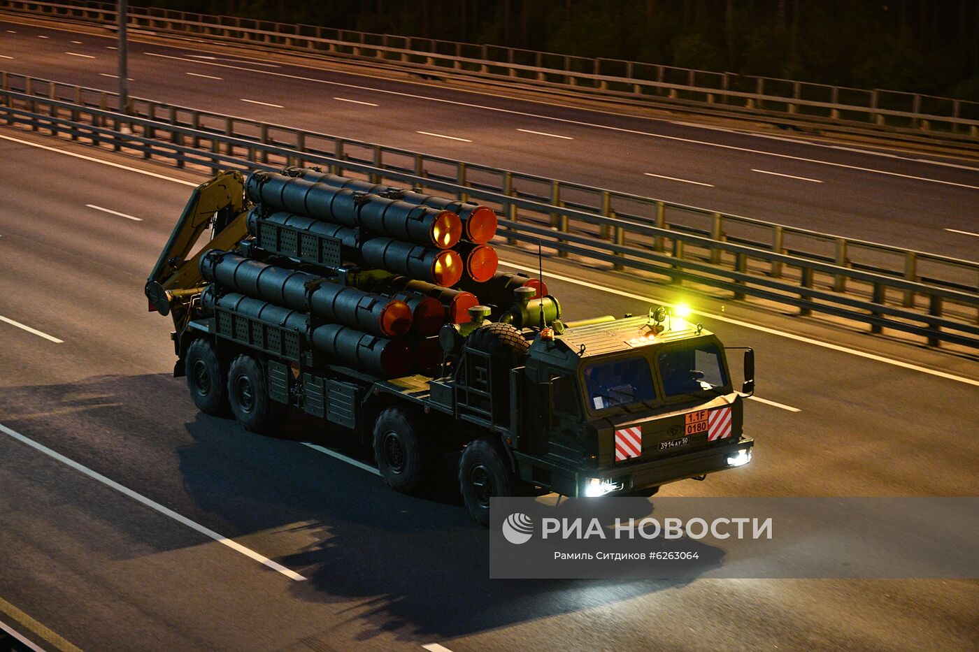 Передислокация военной техники в Москву для участия в параде Победы