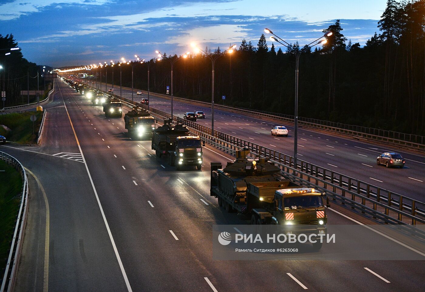 Передислокация военной техники в Москву для участия в параде Победы