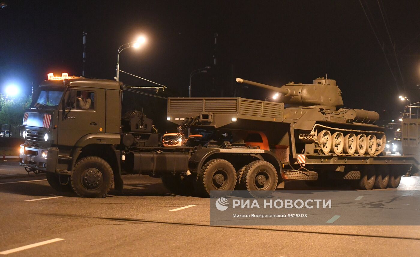 Передислокация военной техники в Москву для участия в параде Победы