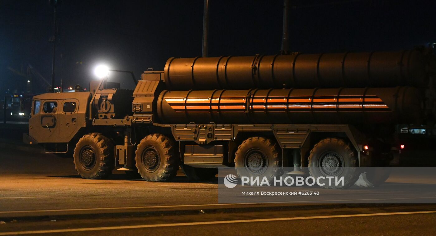 Передислокация военной техники в Москву для участия в параде Победы