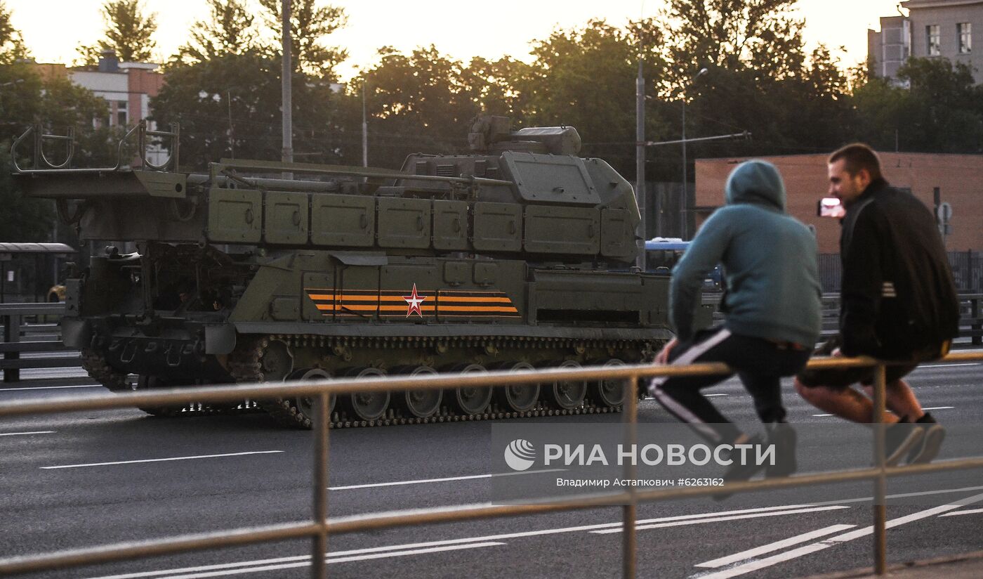 Передислокация военной техники в Москву для участия в параде Победы