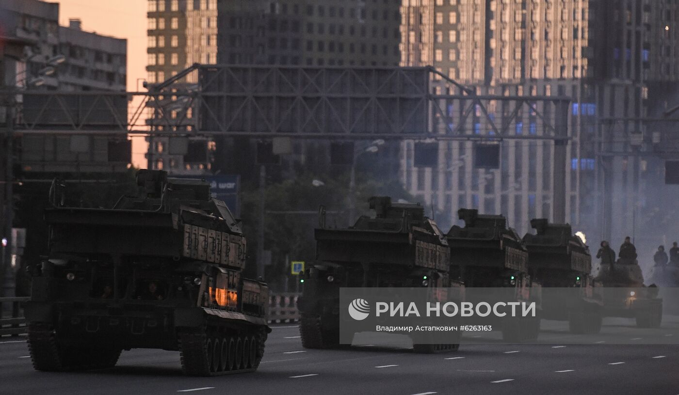 Передислокация военной техники в Москву для участия в параде Победы