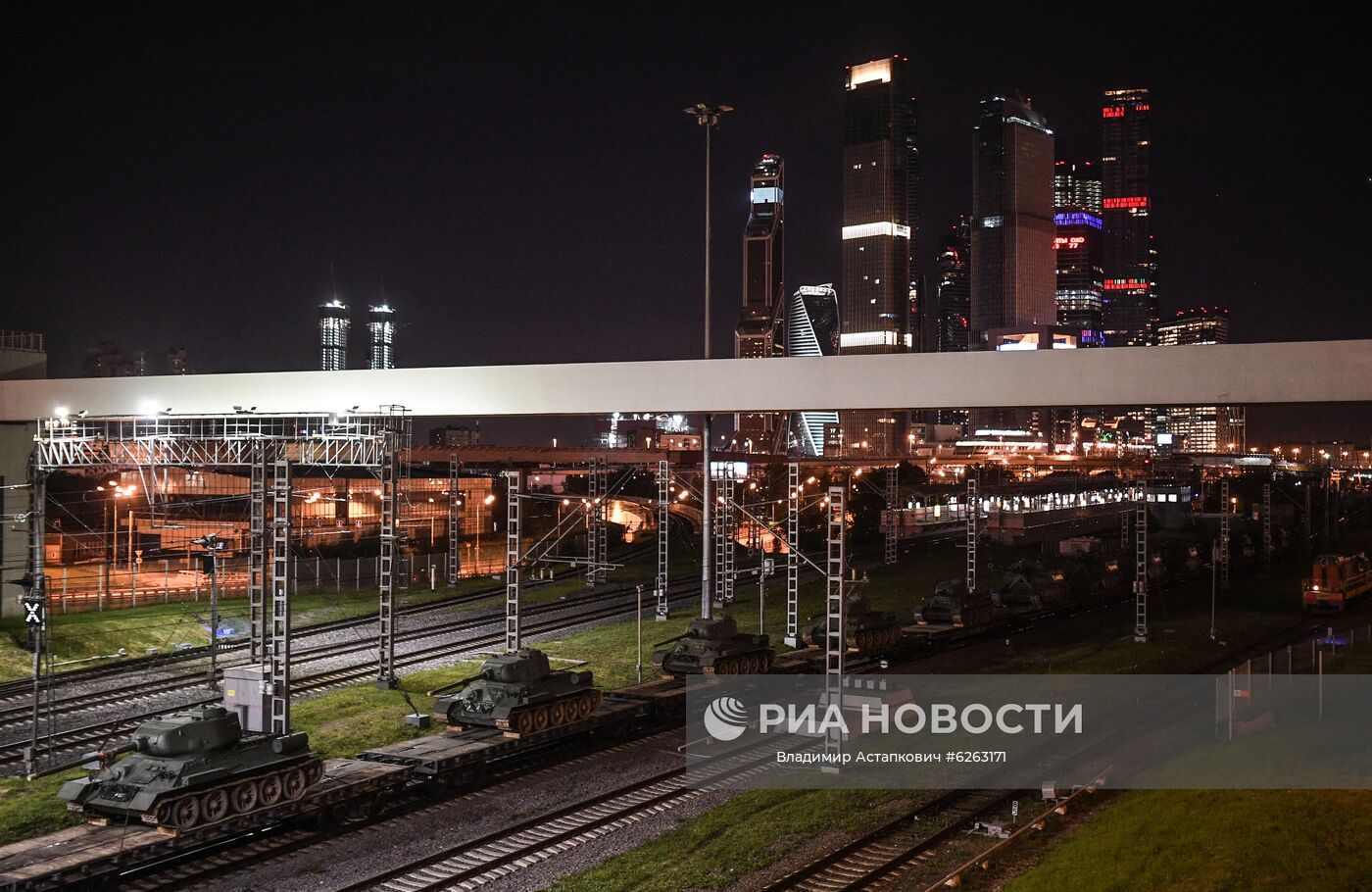 Передислокация военной техники в Москву для участия в параде Победы