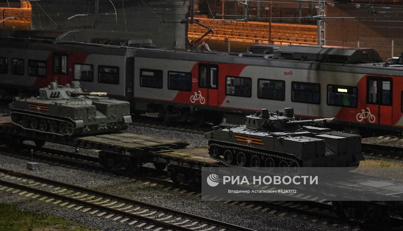 Передислокация военной техники в Москву для участия в параде Победы