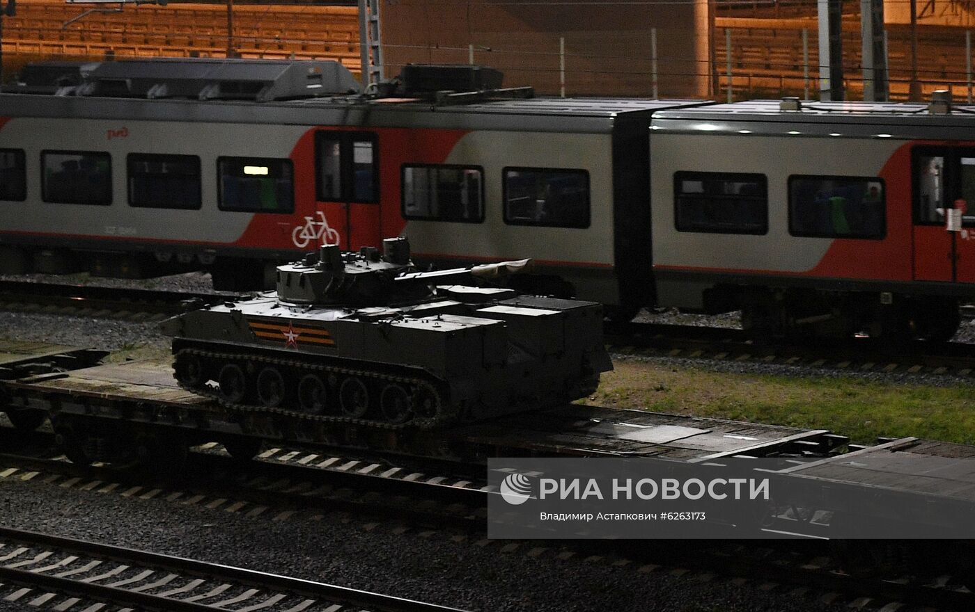 Передислокация военной техники в Москву для участия в параде Победы