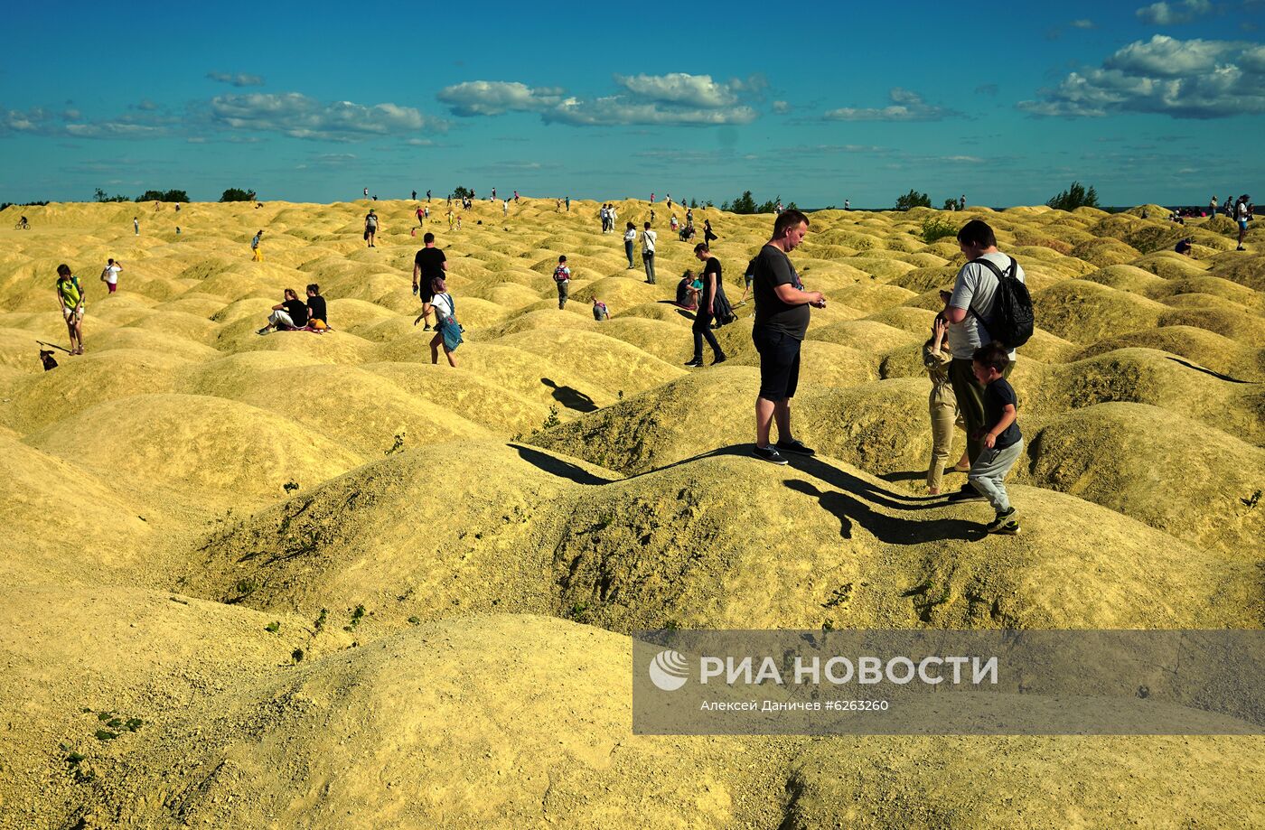 Отдых жителей Петербурга и области на Борницком карьере