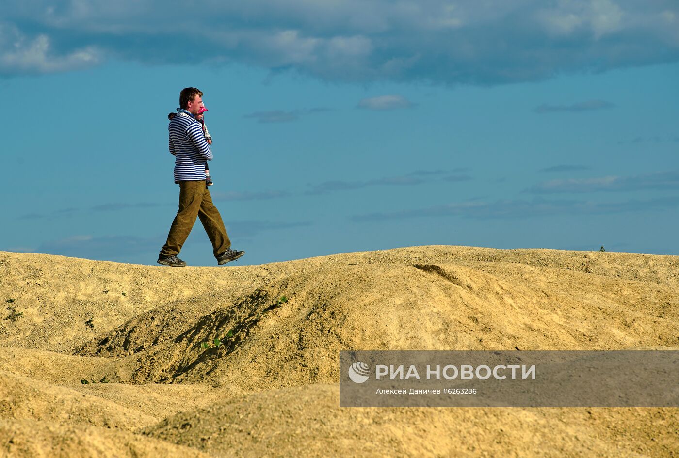 Отдых жителей Петербурга и области на Борницком карьере