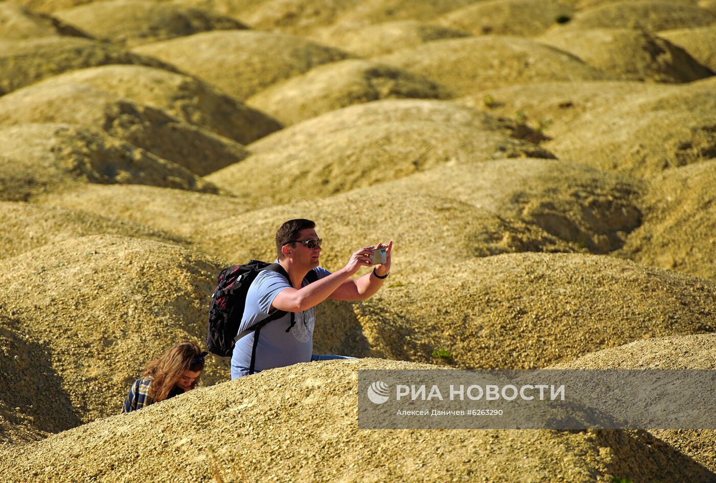 Отдых жителей Петербурга и области на Борницком карьере