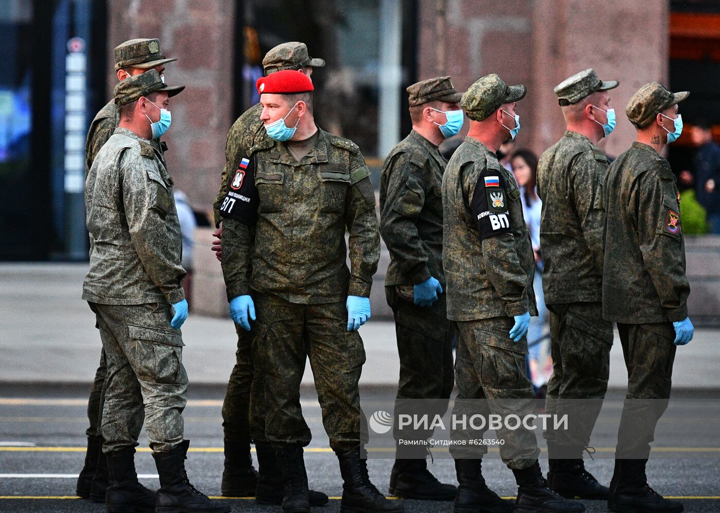 Тренировка экипажей военной техники к параду Победы