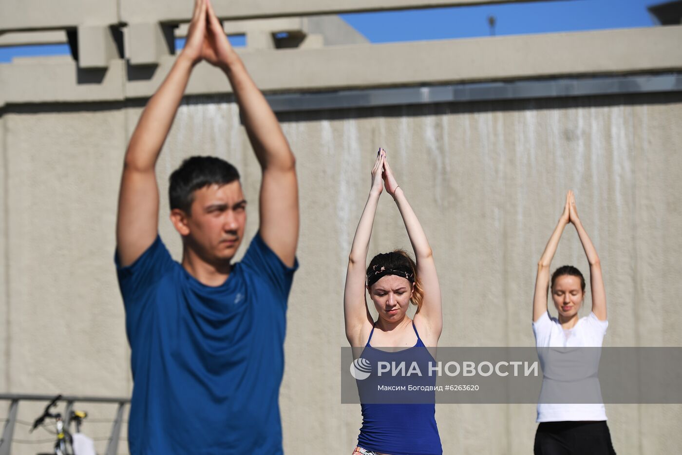 Возобновление тренировок по йоге на набережной озера Кабан в Казани