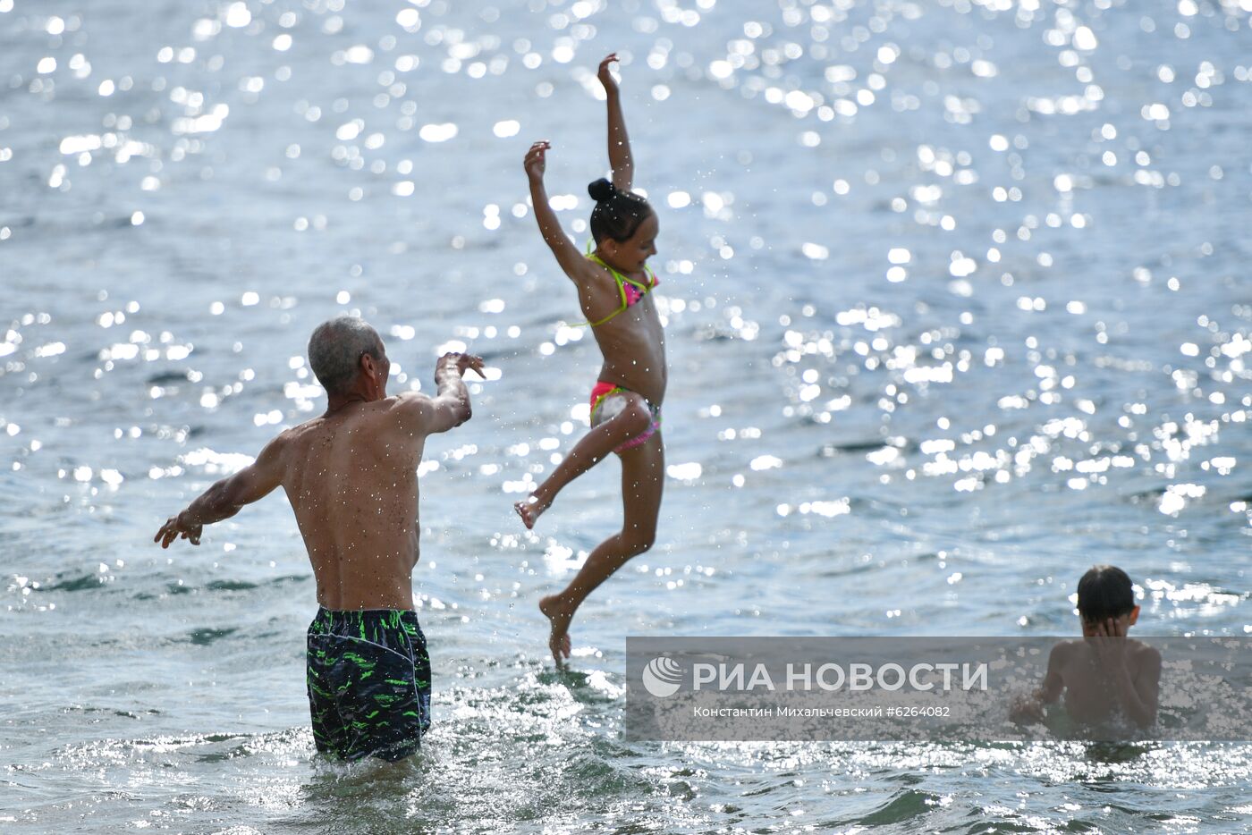 Открытие купального сезона и включение фонтанов в Севастополе