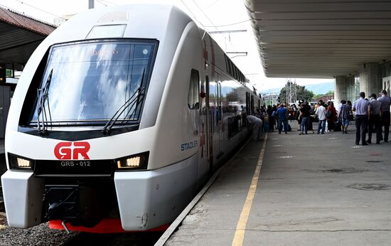 В Грузии возобновлено железнодорожное сообщение