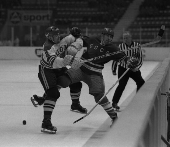 Чемпионат мира и Европы по хоккею с шайбой