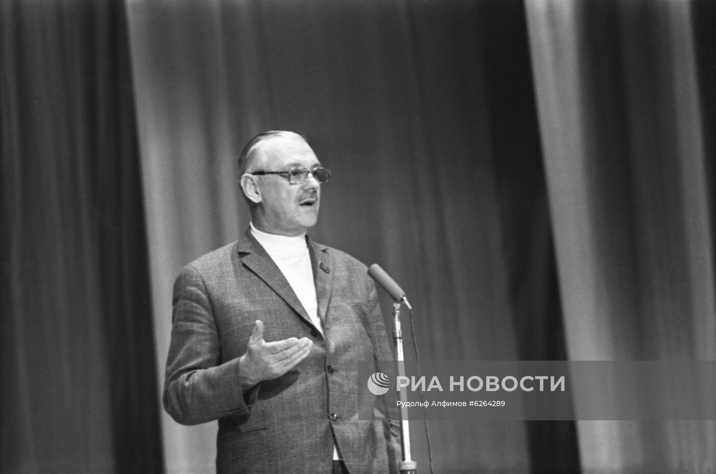 Советский писатель С. В. Михалков