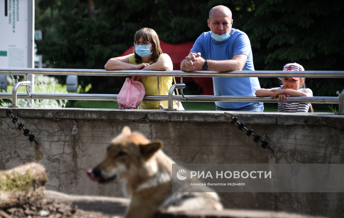 Московский зоопарк возобновил работу