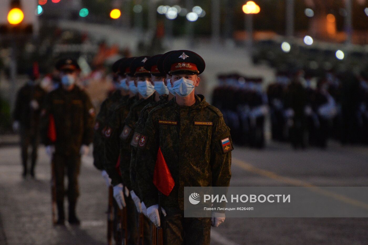 Ночная репетиция парада Победы в Екатеринбурге