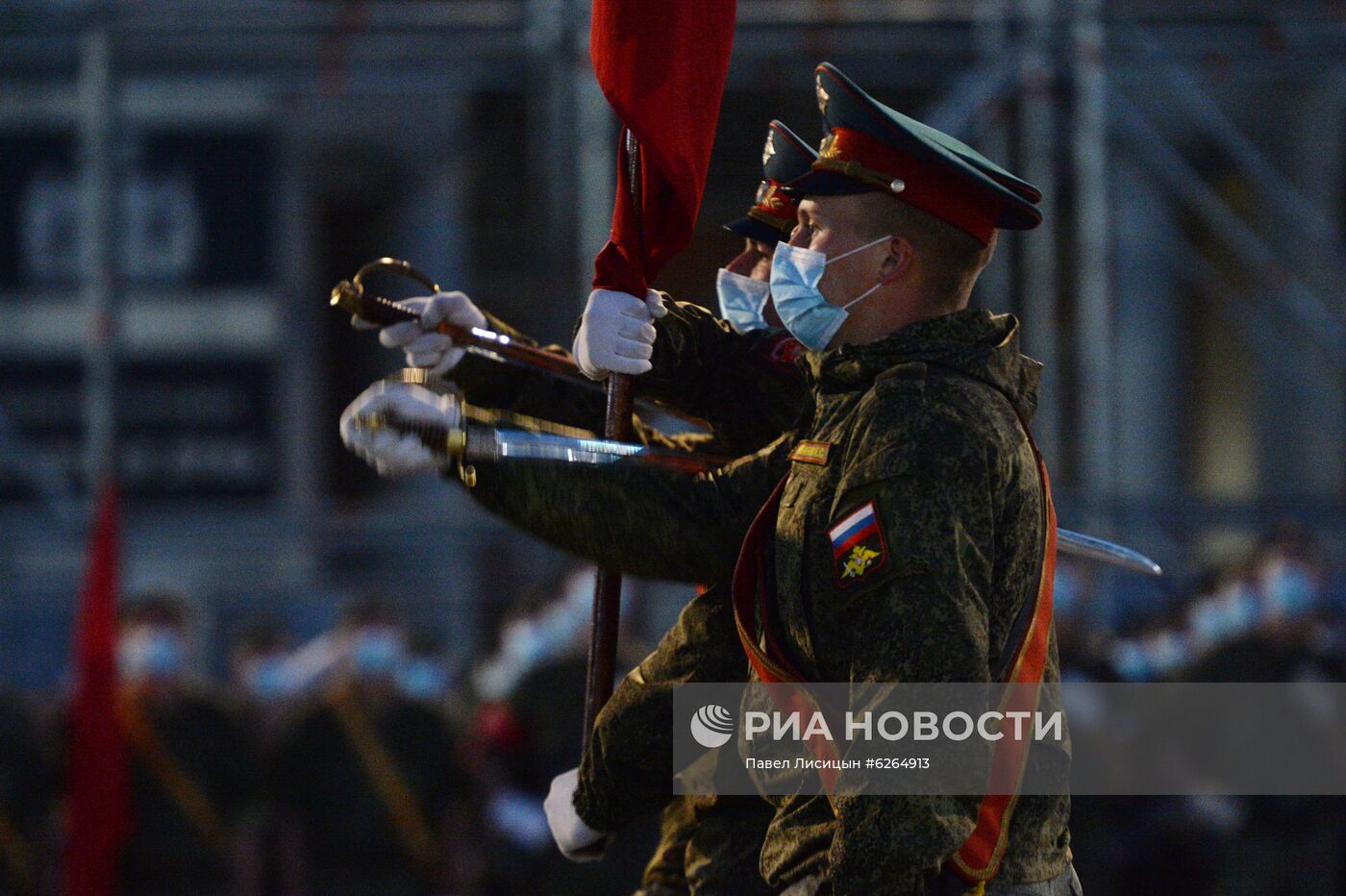 Ночная репетиция парада Победы в Екатеринбурге