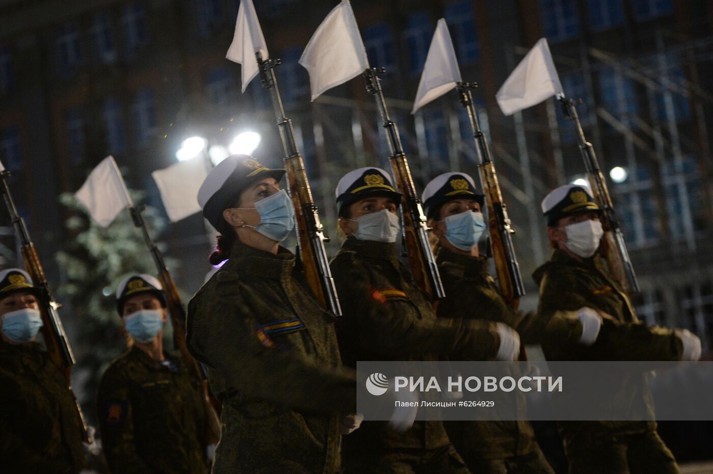 Ночная репетиция парада Победы в Екатеринбурге