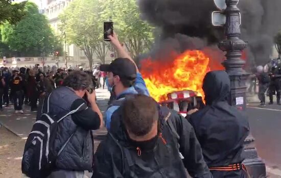 Акция протеста медицинских работников в Париже