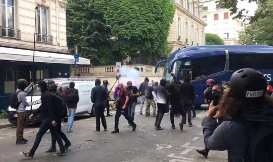 Акция протеста медицинских работников в Париже