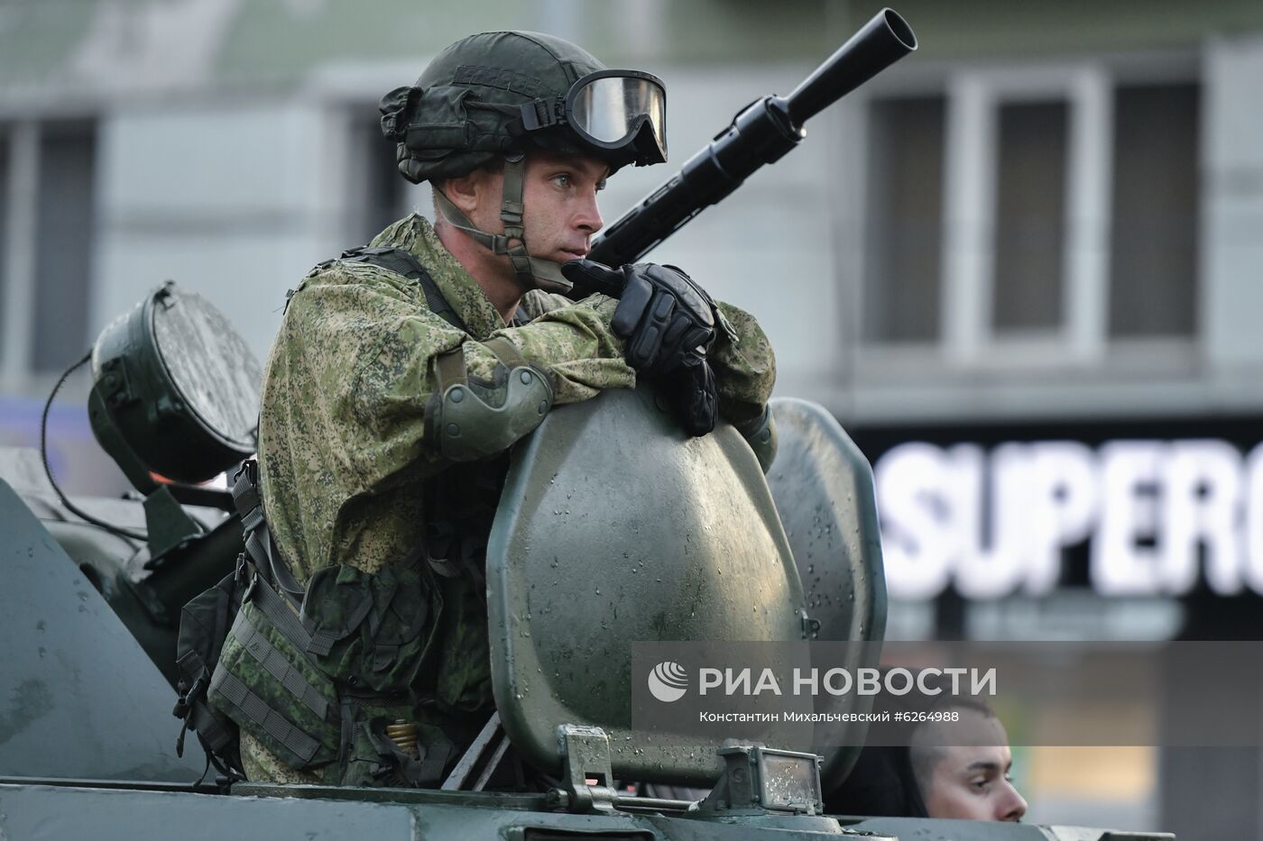 Репетиция парада Победы в Симферополе