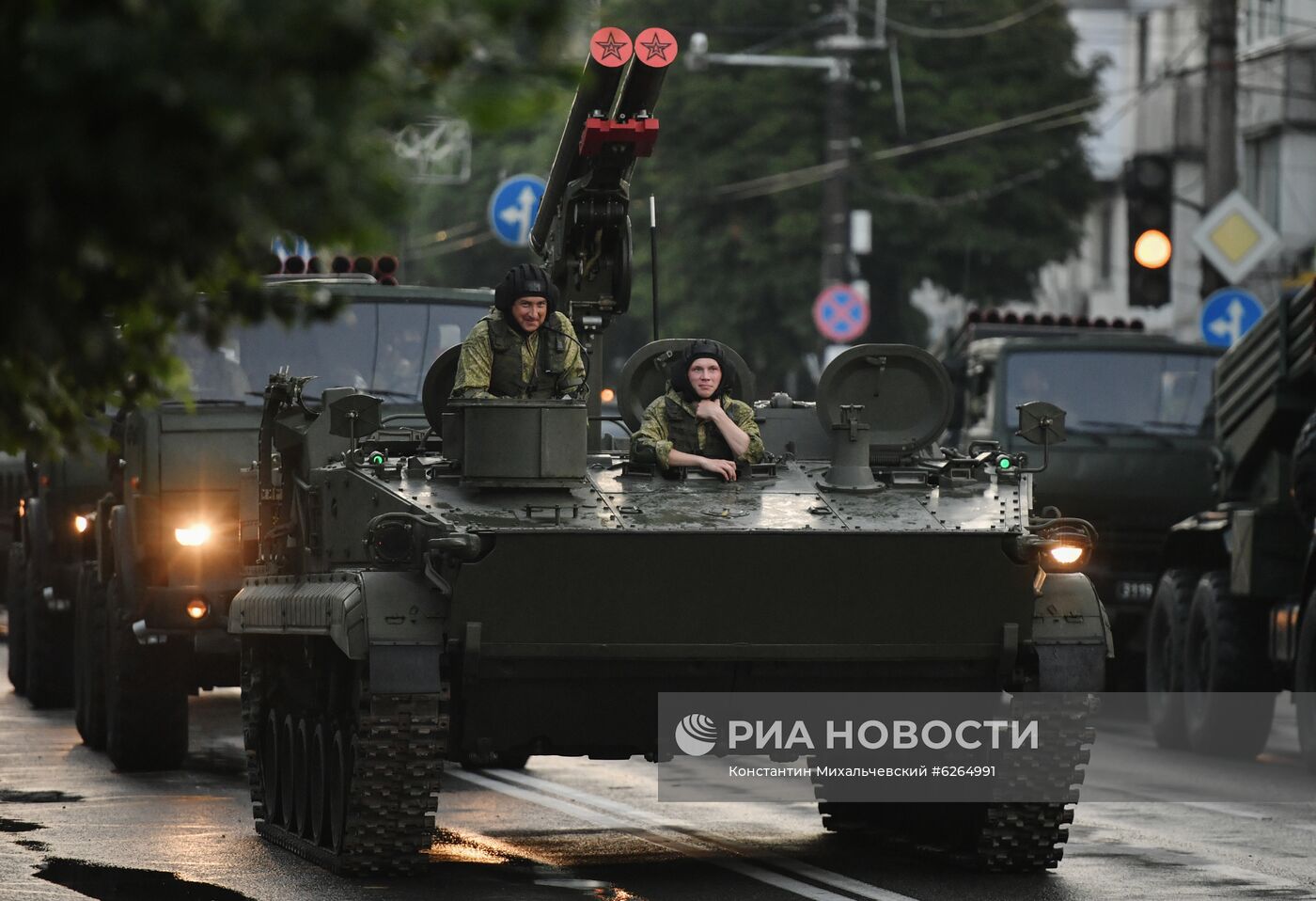 Репетиция парада Победы в Симферополе