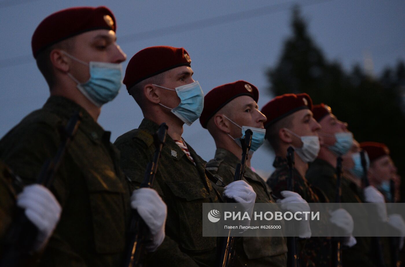 Ночная репетиция парада Победы в Екатеринбурге